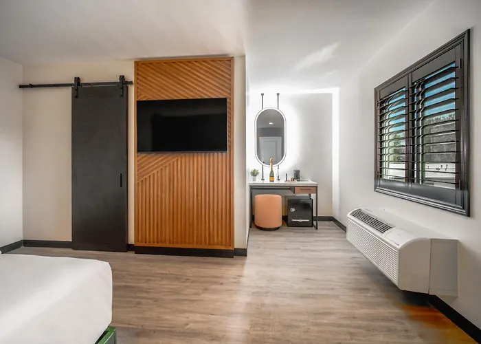 Two-Bedroom King Suite